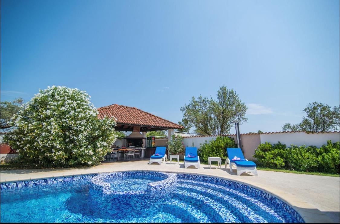 Villa Filip - Private Pool & Gym Pula Exterior photo