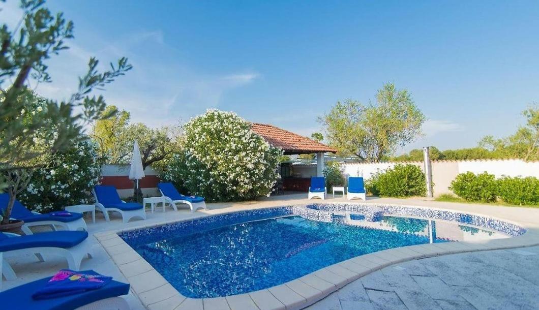 Villa Filip - Private Pool & Gym Pula Exterior photo