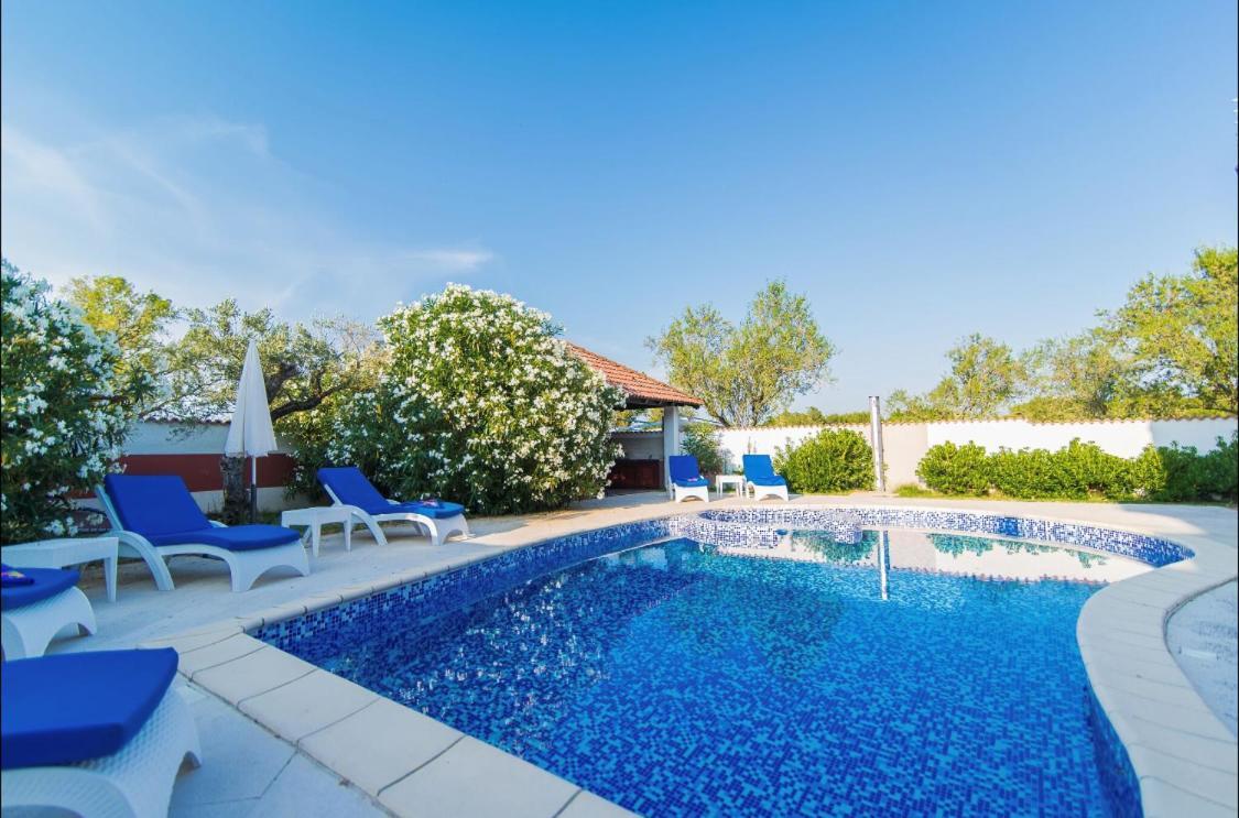 Villa Filip - Private Pool & Gym Pula Exterior photo